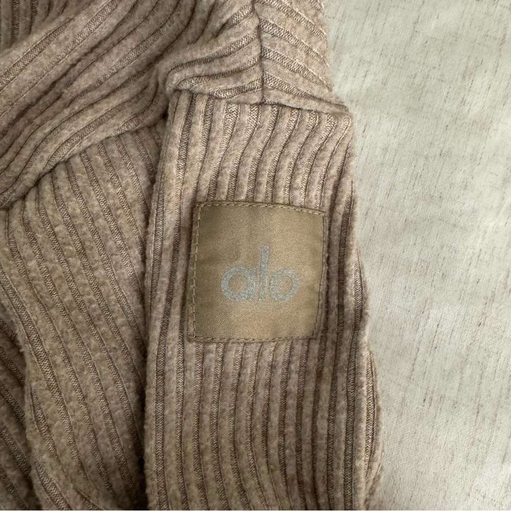 Alo Muse Hoodie and Sweatpants set in Gravel Heather - Picture 3 of 6